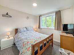 Eco Friendly White House Sleeps 8