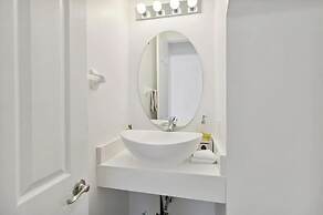 Gorgeous 4Bd Close to Disney With Spa at Reunion Resort 1552