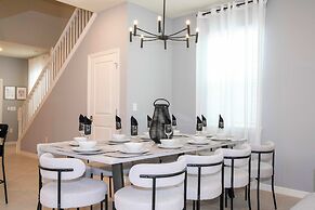 Luxury 7Bd Close to Disney With Pool and Spa at Windsor Cay 16218