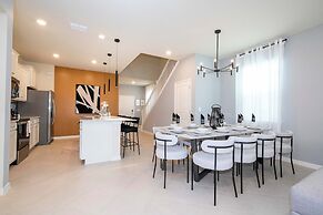 Luxury 7Bd Close to Disney With Pool and Spa at Windsor Cay 16218