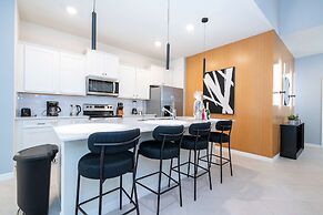 Luxury 7Bd Close to Disney With Pool and Spa at Windsor Cay 16218