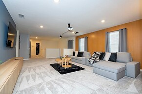 Luxury 7Bd Close to Disney With Pool and Spa at Windsor Cay 16218