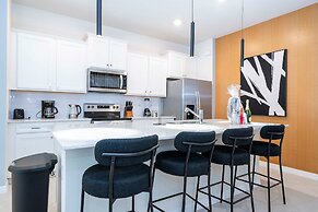 Luxury 7Bd Close to Disney With Pool and Spa at Windsor Cay 16218