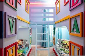 Luxury 7Bd Close to Disney With Pool and Spa at Windsor Cay 16218