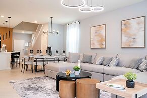 Luxury 7Bd Close to Disney With Pool and Spa at Windsor Cay 16218