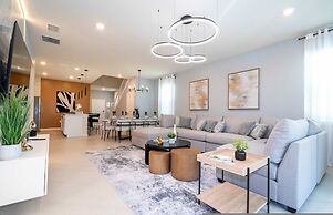 Luxury 7Bd Close to Disney With Pool and Spa at Windsor Cay 16218