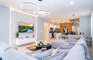 Luxury 7Bd Close to Disney With Pool and Spa at Windsor Cay 16218