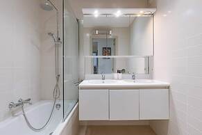 Cozy Apartment With Balcony With Parking