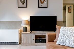 Cozy Apartment With Balcony With Parking