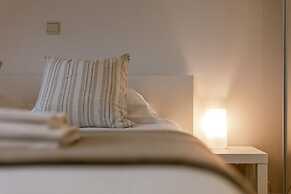 Cozy Apartment With Balcony With Parking