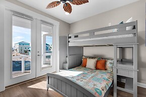 Amazing Grace On The Sound 5 Bedroom Home