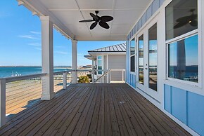 Amazing Grace On The Sound 5 Bedroom Home