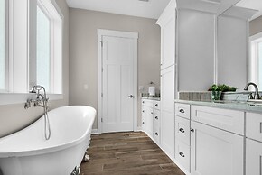 Amazing Grace On The Sound 5 Bedroom Home