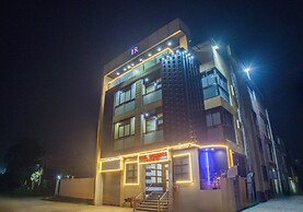 Treebo Saumendra Residency