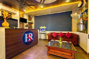 Treebo Saumendra Residency