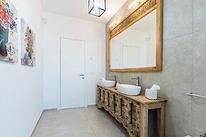 Villa Infinity with pool