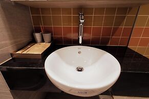 APEC CONTINENTAL CONDOTEL