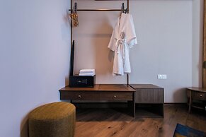 APEC CONTINENTAL CONDOTEL