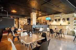 Treebo De Alphabet Nagole