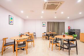 Treebo De Alphabet Nagole