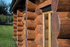 Traditional Scandinavian/north American Log Home