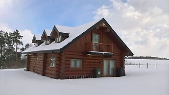 Traditional Scandinavian/north American Log Home