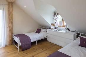 Traditional Scandinavian/north American Log Home