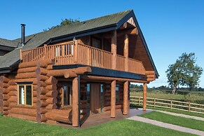 Traditional Scandinavian/north American Log Home