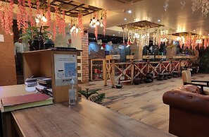 HOTEL YUGANTAR & BANQUETS