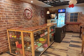 HOTEL YUGANTAR & BANQUETS