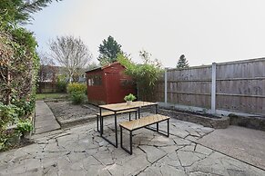 2 Bed Derby House- Parking - Rolls Royce