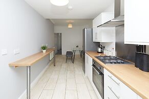 2 Bed Derby House- Parking - Rolls Royce
