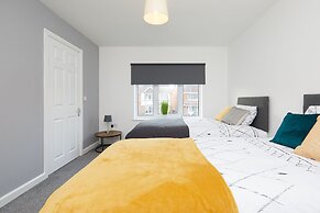 2 Bed Derby House- Parking - Rolls Royce