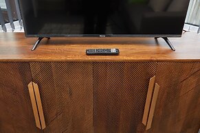 2 Bed Derby House- Parking - Rolls Royce