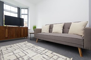 2 Bed Derby House- Parking - Rolls Royce