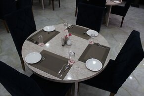 Hotel MJR - Free Pickup and Drop Temple, Sea Beach & Puri Railway Stat