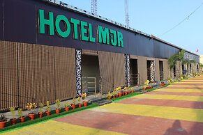 Hotel MJR - Free Pickup and Drop Temple, Sea Beach & Puri Railway Stat