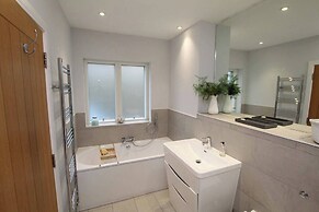 Essex Luxury Retreat With 6 Bedrooms