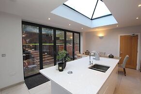 Essex Luxury Retreat With 6 Bedrooms