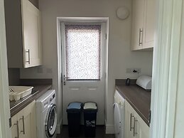 The Comfortable Crew & Family Home