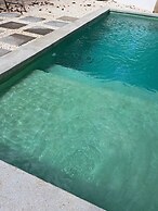 Zoa Villas - 2 minutes to the beach