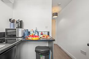 City Centre House with EV Parking