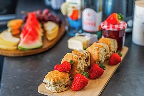 City Centre House with EV Parking