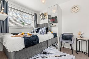 City Centre House with EV Parking