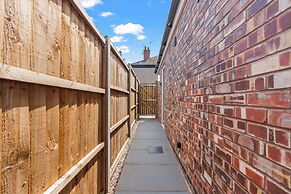 City Centre House with EV Parking