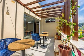 Refuge a few Steps From Copacabana Beach Q10 PCD