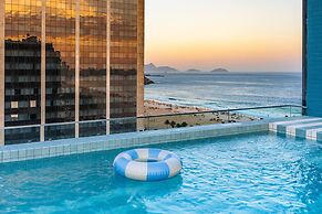 Refuge a few Steps From Copacabana Beach Q15