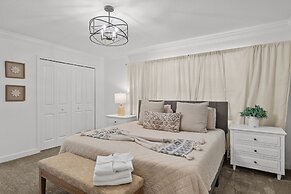 Amazing 4 Bedrooms Home With Pool Close to Disney