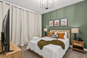 Amazing 4 Bedrooms Home With Pool Close to Disney