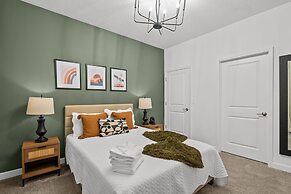 Amazing 4 Bedrooms Home With Pool Close to Disney